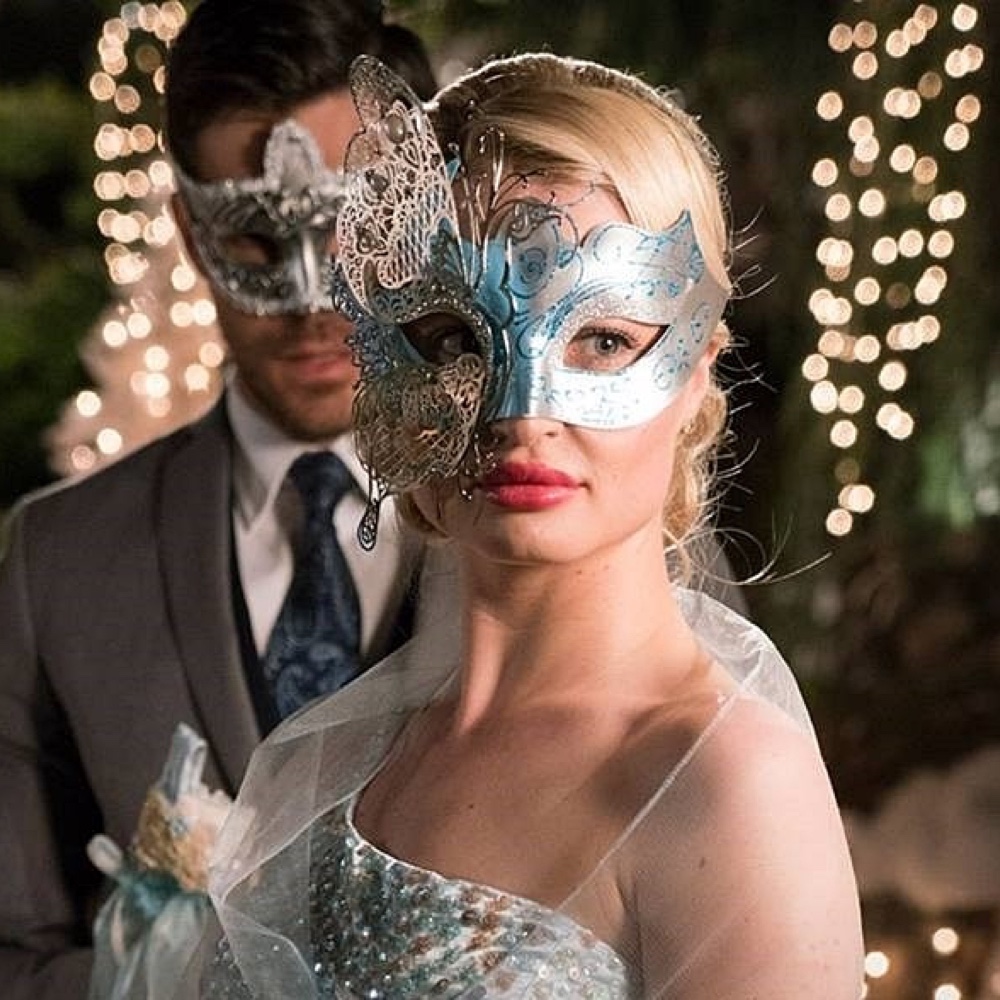 christmas-masquerade-ball-themed-party-ideas-and-inspiration