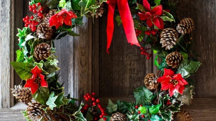 Wreath Making Christmas Party - Ideas - Xmas Inspiration - Crafts - Decorations - Supplies - Kit