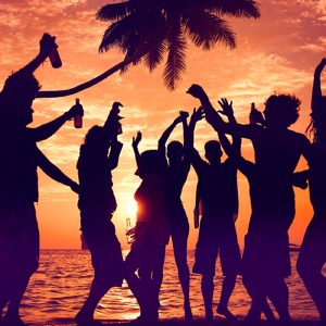 How to Throw a Beach Party - The Ultimate Guide - - Decorations - Supplies - Games - Food