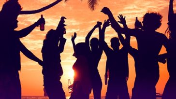 How to Throw a Beach Party - The Ultimate Guide - - Decorations - Supplies - Games - Food