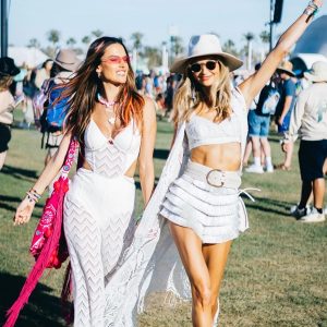 How to Throw a Coachella Themed Party - The Ultimate Guide Outfits - Fashion