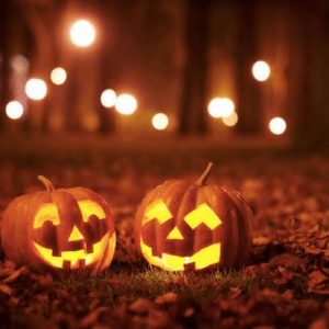 How to Throw a Halloween Party - The Ultimate Guide - Decorations - Supplies - Games - Food - Scare Zones