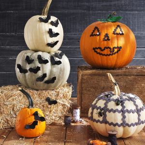 Best Halloween Party Themes - Ideas and Inspiration - Decorations - Food - Games