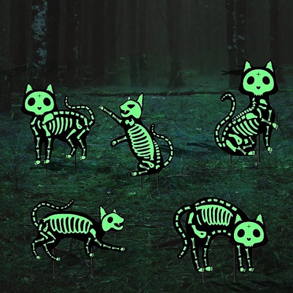 14 Scary Halloween Decorations to Haunt Your Party - Glow in the Dark Halloween Decorations