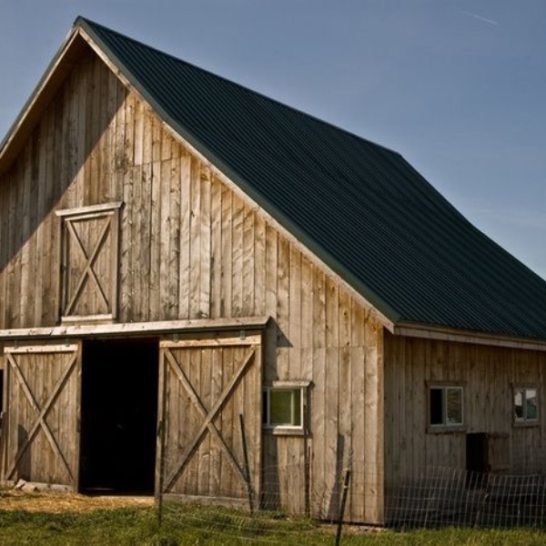 How to Throw a Rustic Barn Chic Engagement Party - The Ultimate Guide - Decorations - Supplies - Food - Drink - Games - Ideas - Inspiration